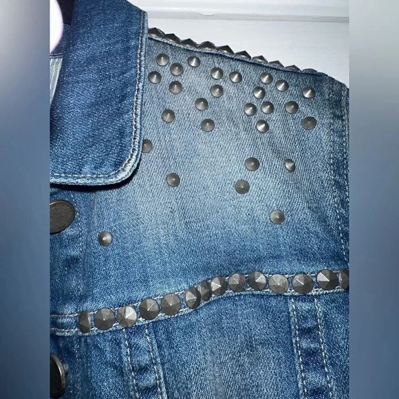 Women’s Paige Colbie Studded Denim Jacket. Size XS. - Picture 6 of 12